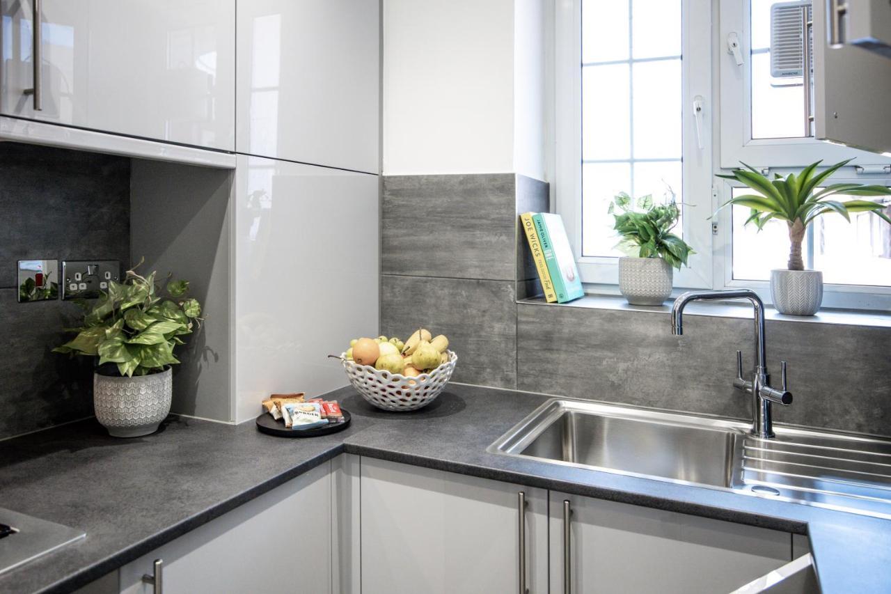 Cosy 4-Bedroom Apartment Next To Borough Londyn Zewnętrze zdjęcie