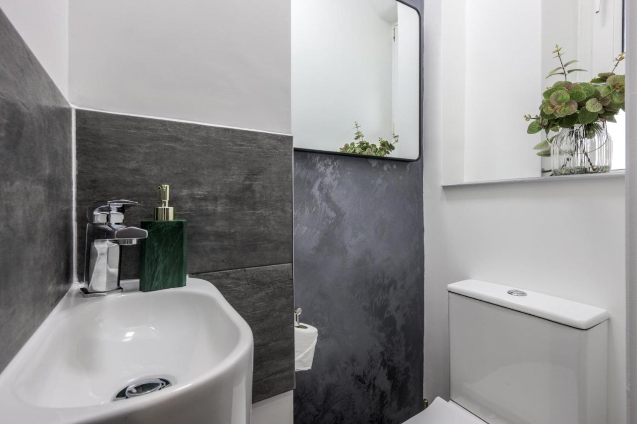 Cosy 4-Bedroom Apartment Next To Borough Londyn Zewnętrze zdjęcie